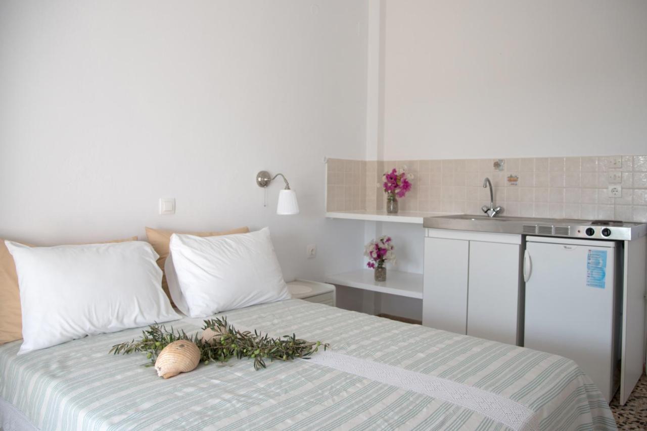 Flora & Agelos Studios Apartment Chrisi Akti (Paros)