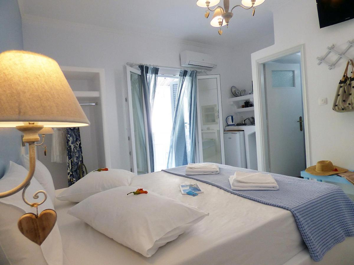 Tasoula Guest House 3* Adamantas (Milos)