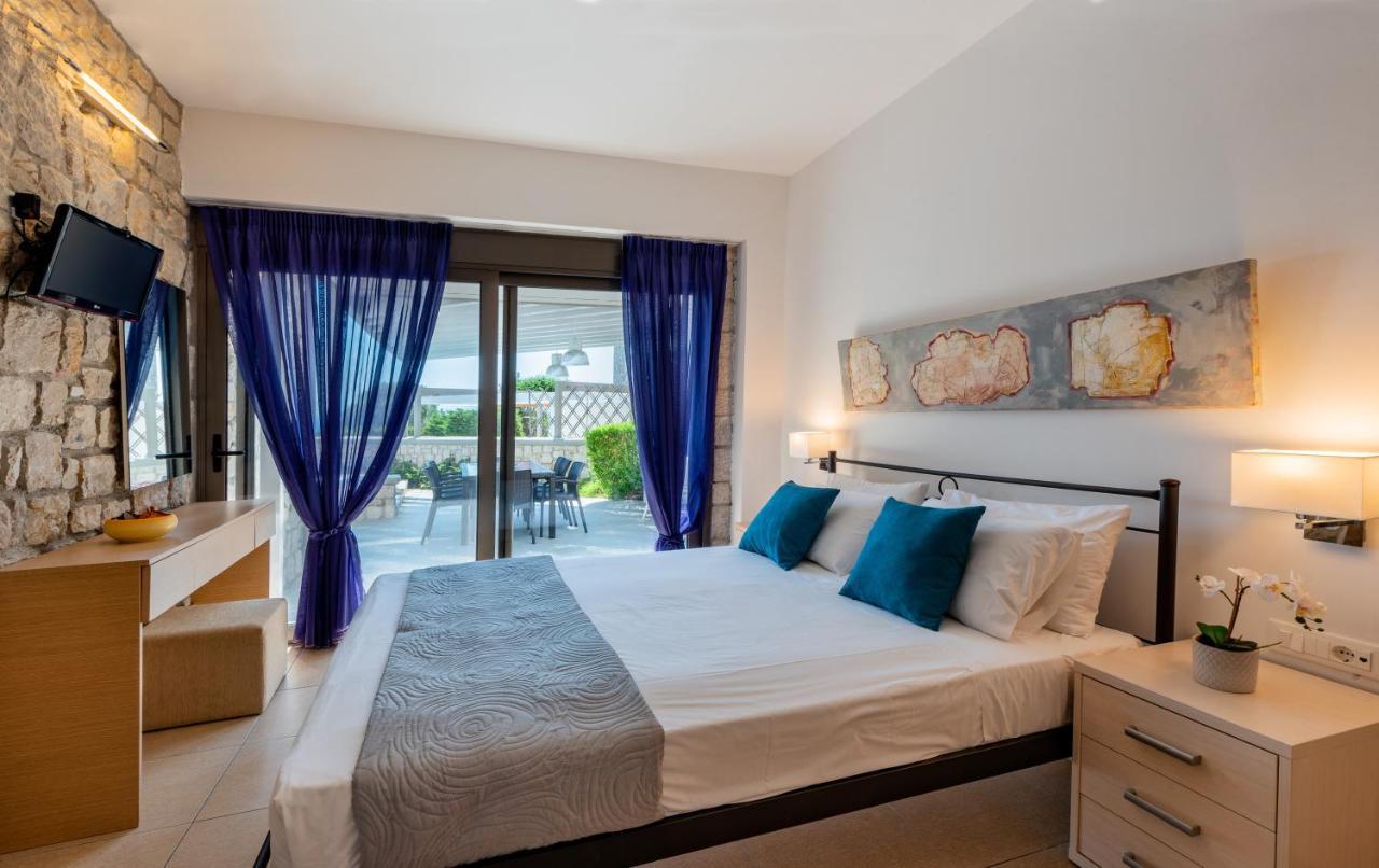Villa Costamare - Enjoy Lazy Days On The Private Pool-Jacuzzi