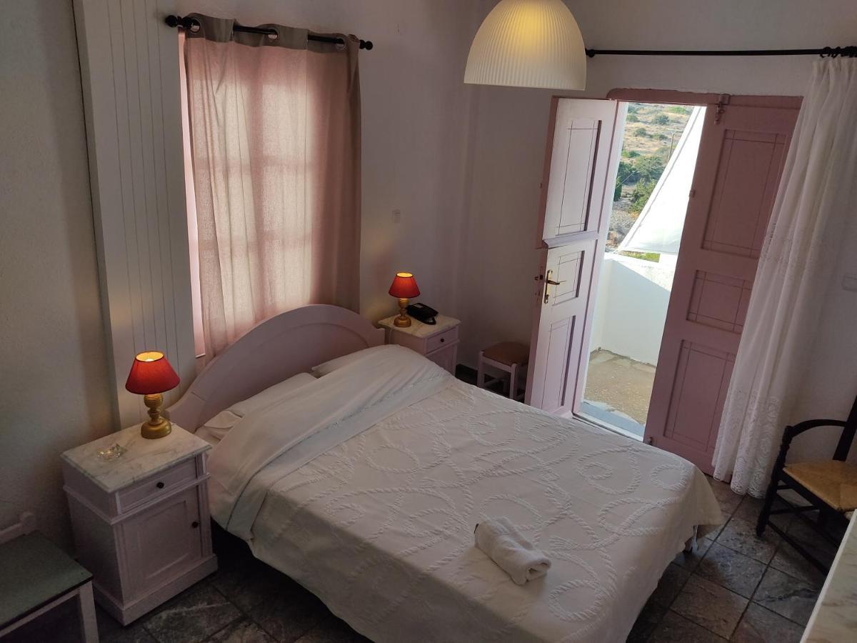 Porto Sikinos Hotel Alopronia