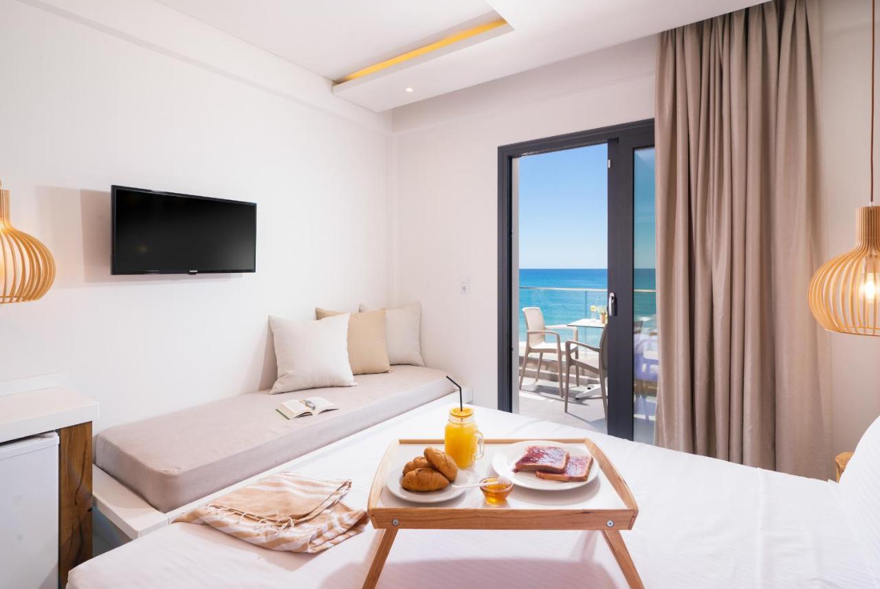 Acron Hotel *