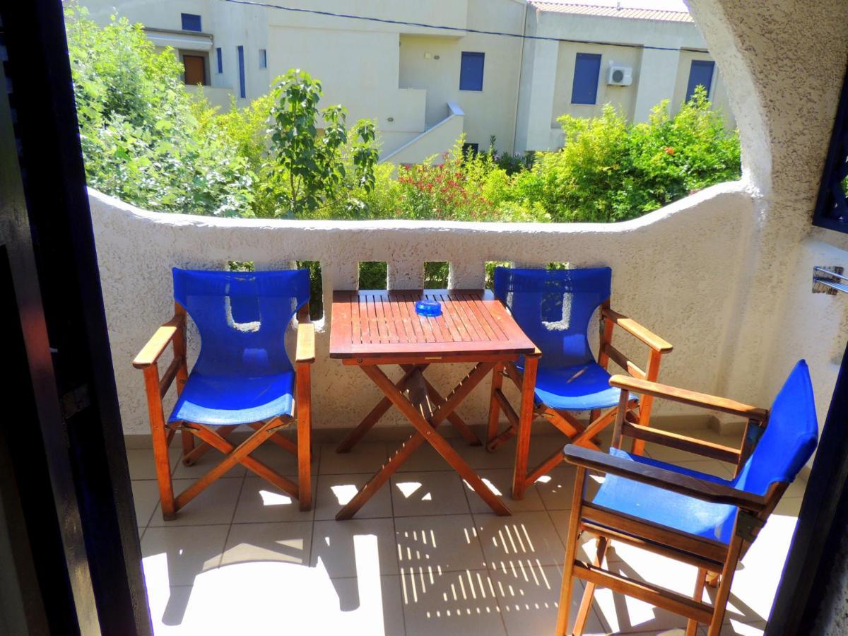 Apartment Kalamitsi Studios