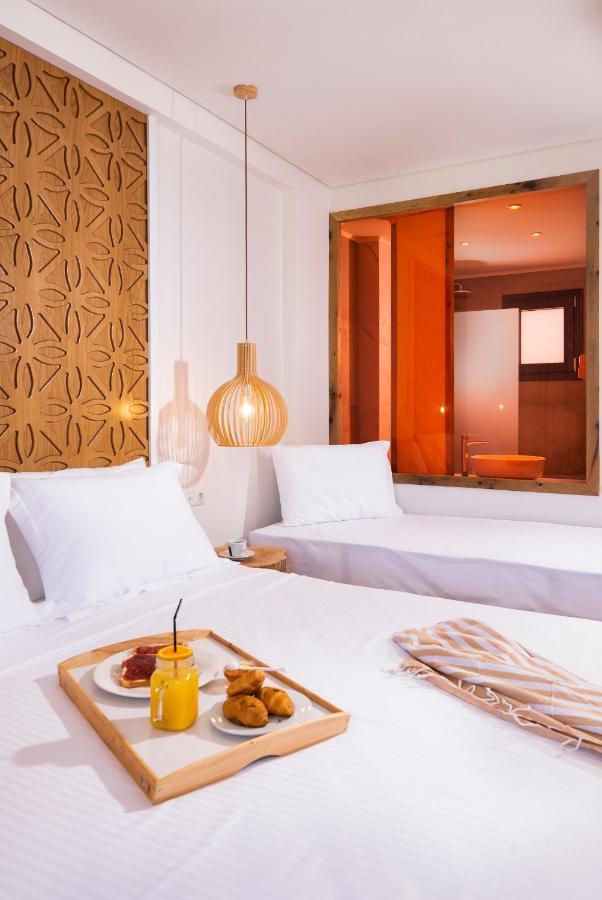 Acron Hotel *
