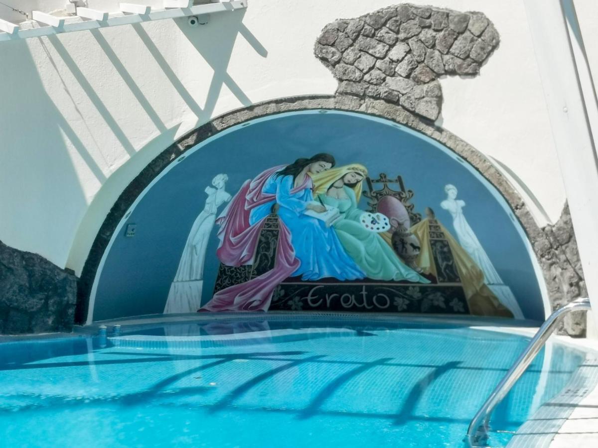Aparthotel Erato 3*