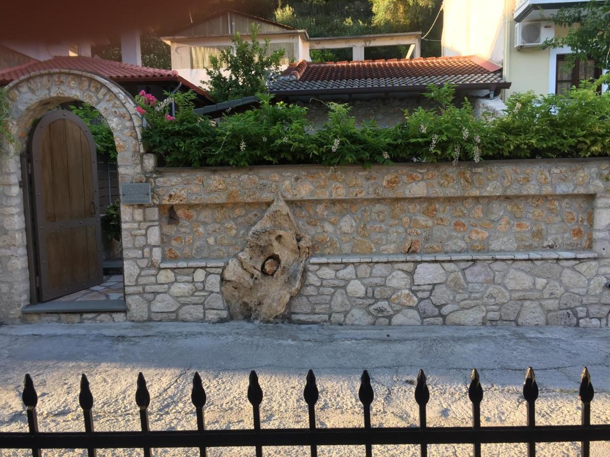 Lithos * Parga