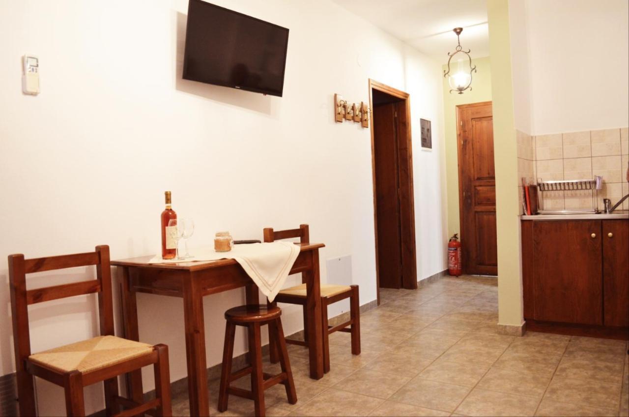 Tsonos Apartment