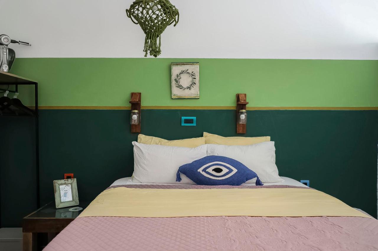 Eye Apartment *