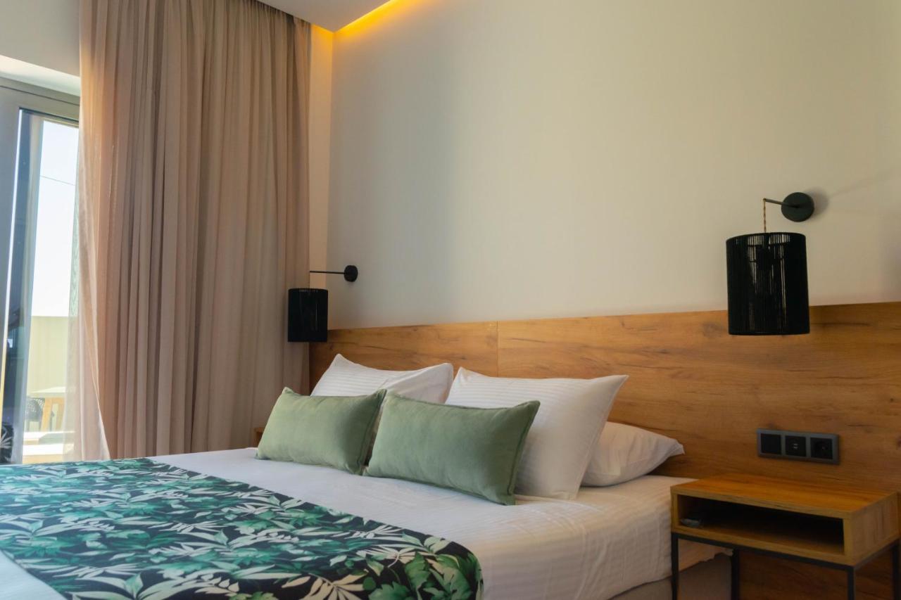 Kavos & Aparthotel Stavros (Crete)