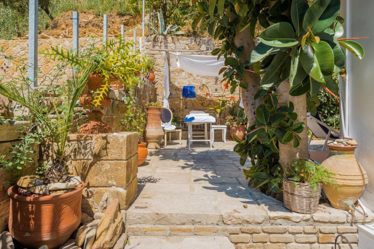 Anastasia * Akrotiri (Zakynthos)
