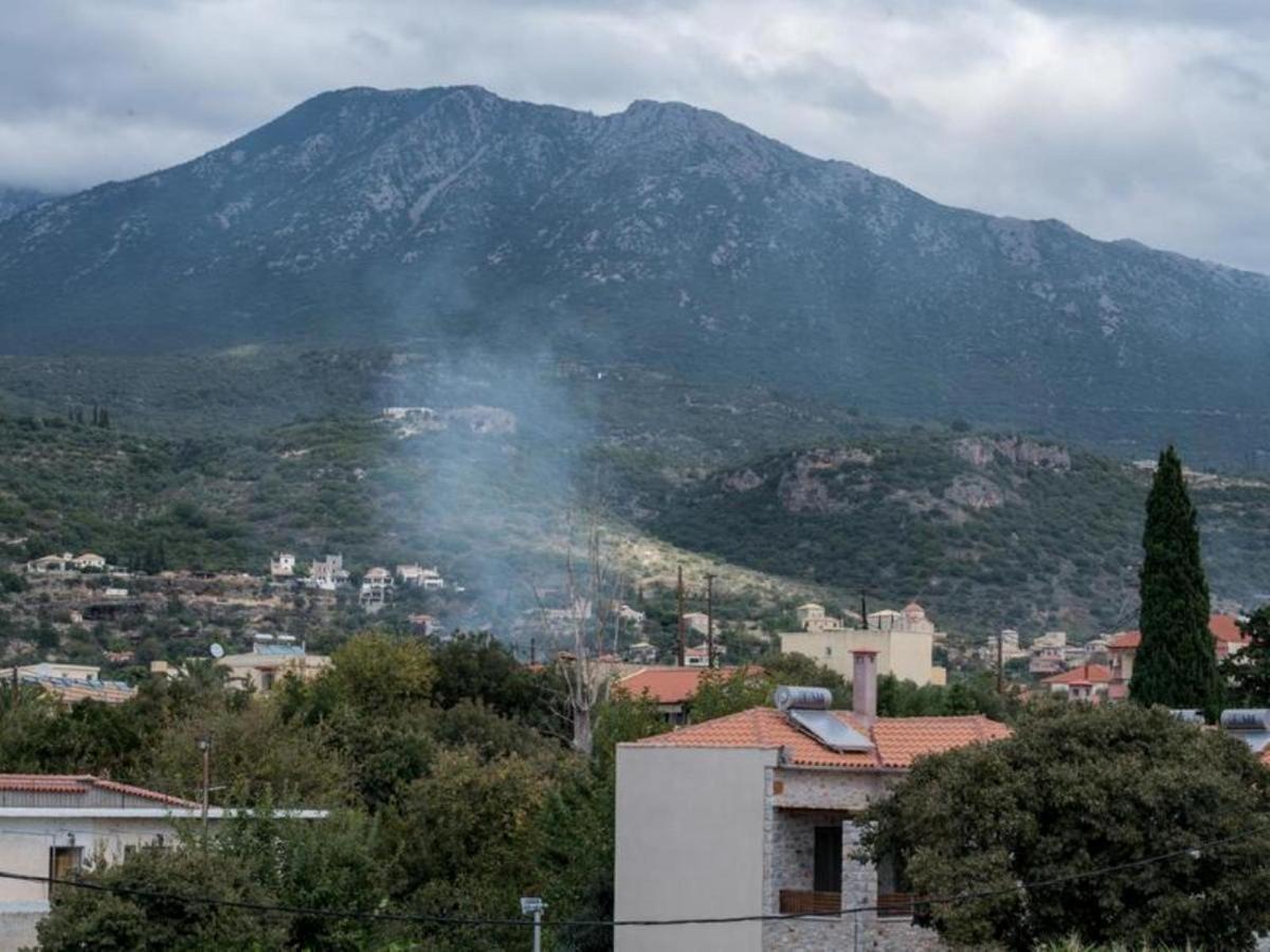 8 Furnished In For Rent. Stoupa