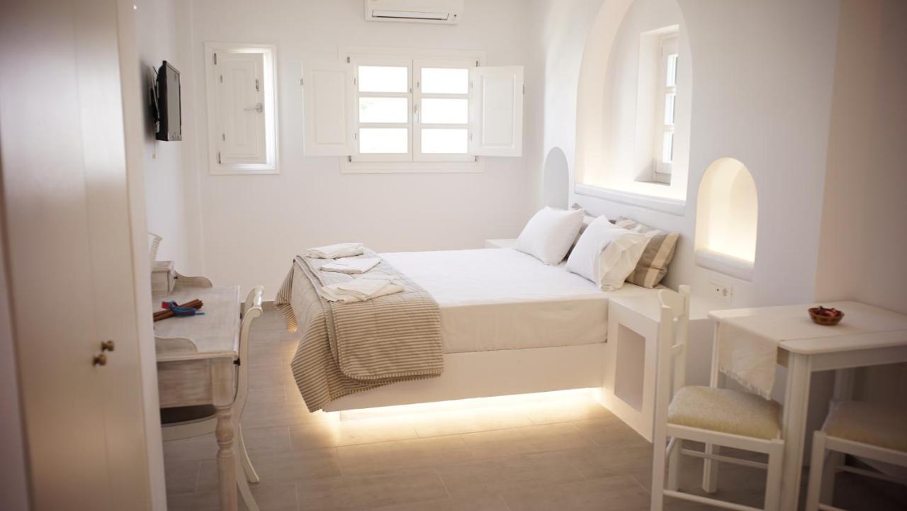 Paraporti Folegandros Town