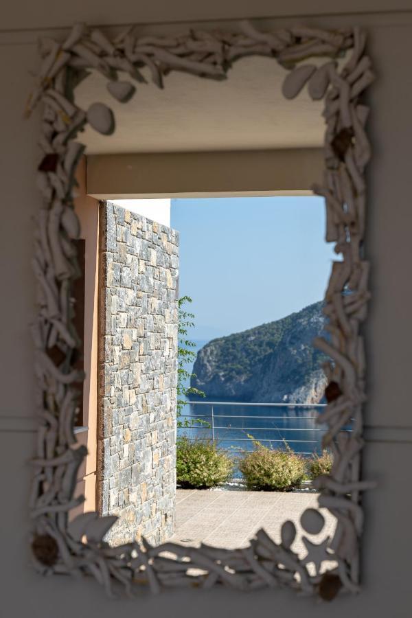 Apartment αlissachne Limnionas (Central Greece)