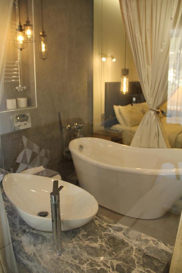 Alexiou Hotel 3*