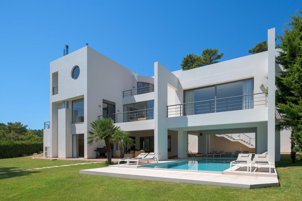 Ixian Hilltop Villa *