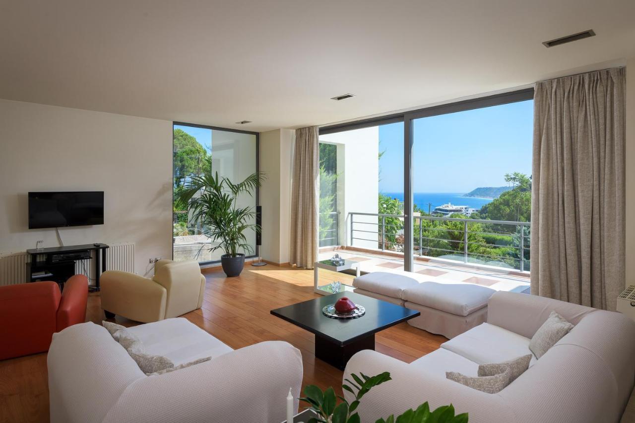 Ixian Hilltop Villa