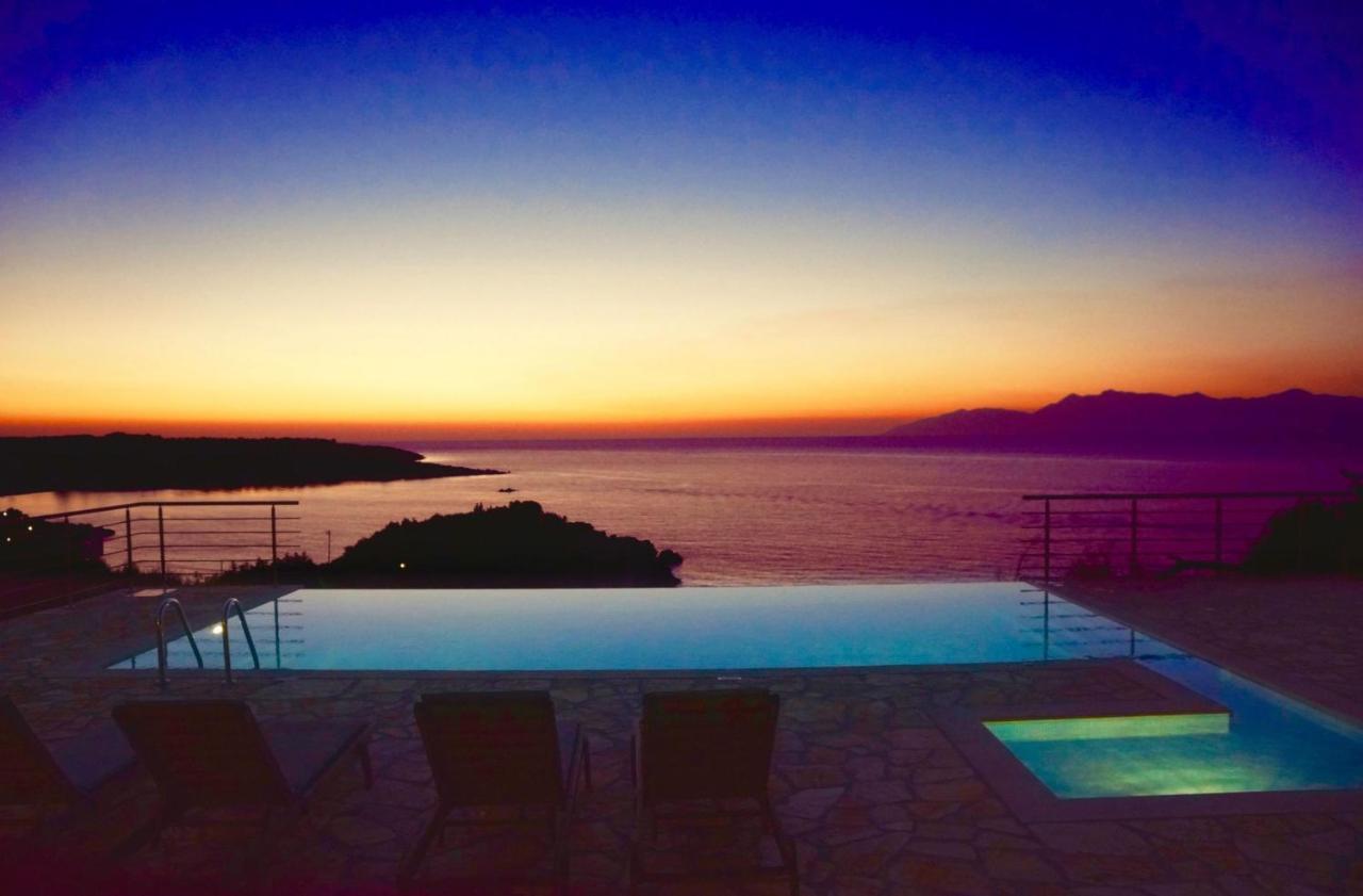 Villa Beachfront Seasun By Posarellivillas *