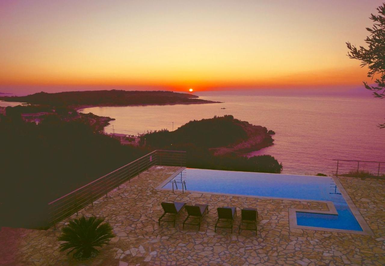 Villa Beachfront Seasun By Posarellivillas