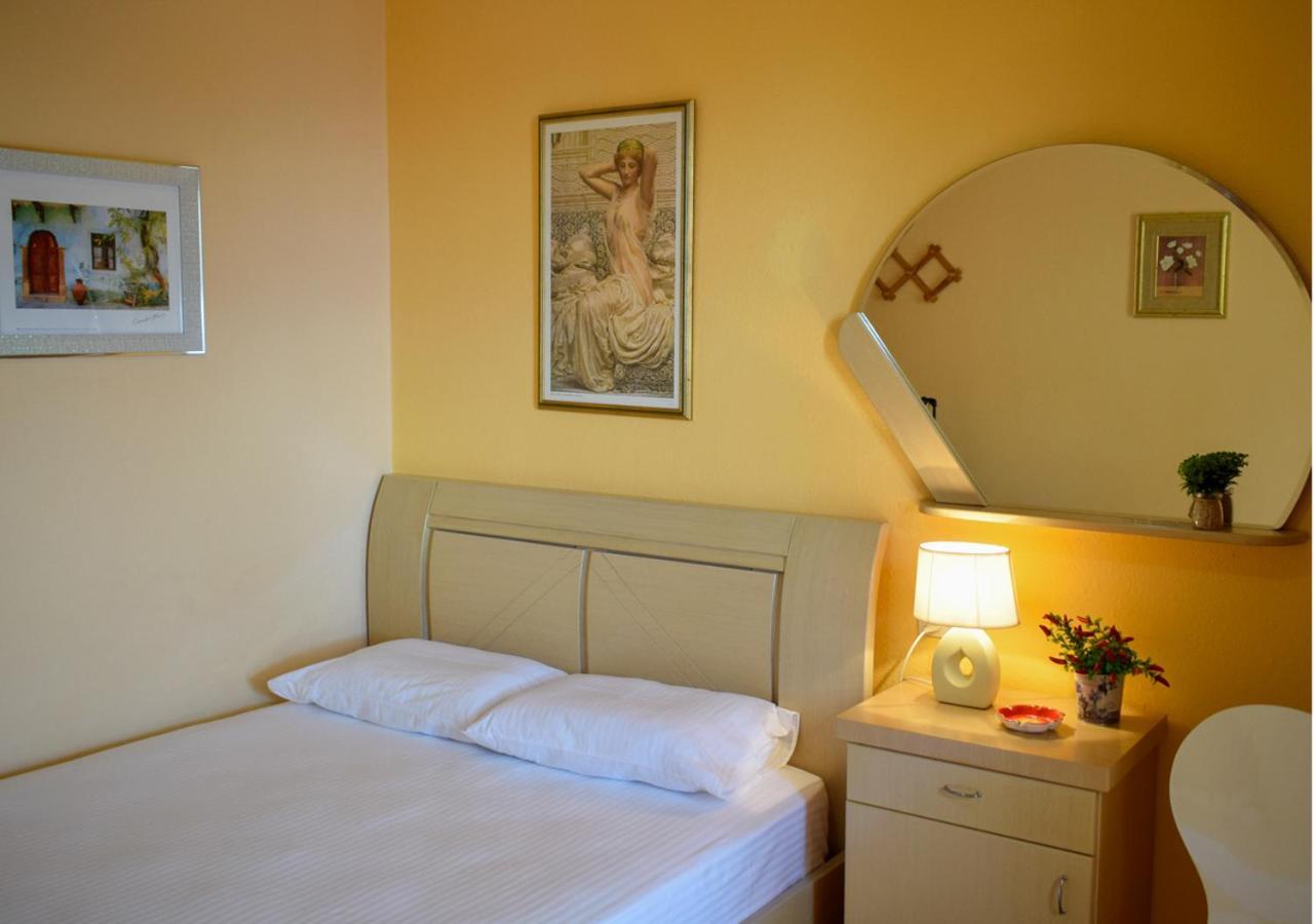 And Meri Apartment