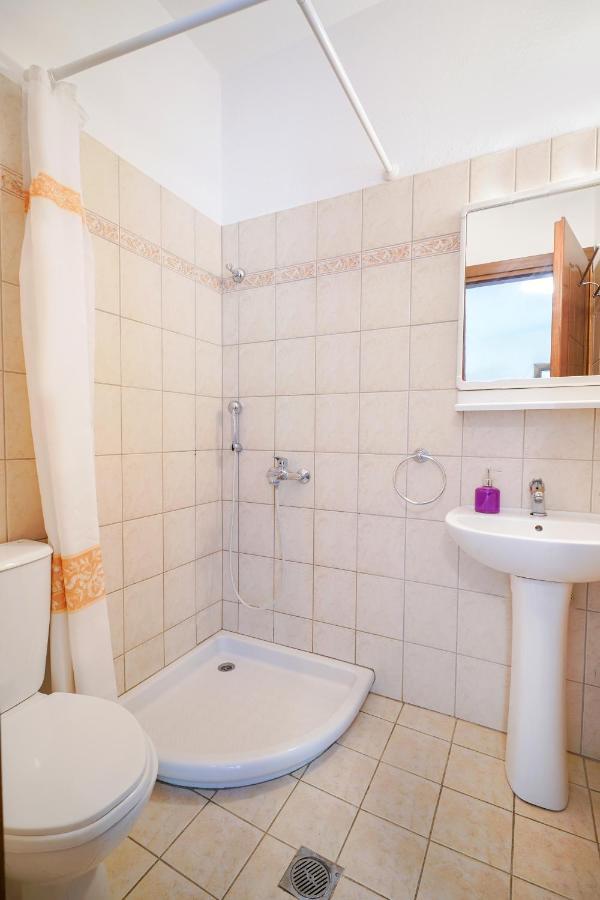Nina Studios Apartment