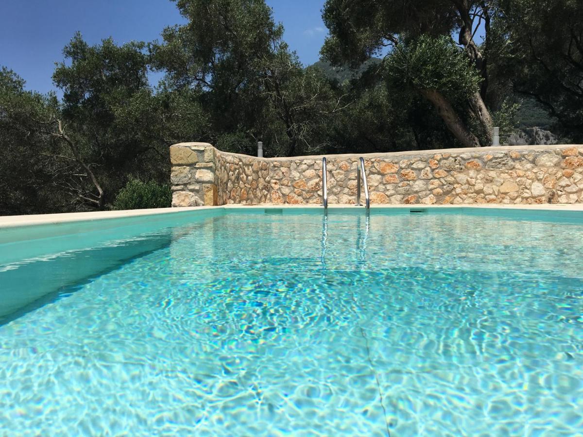 Asaya Hills Parga
