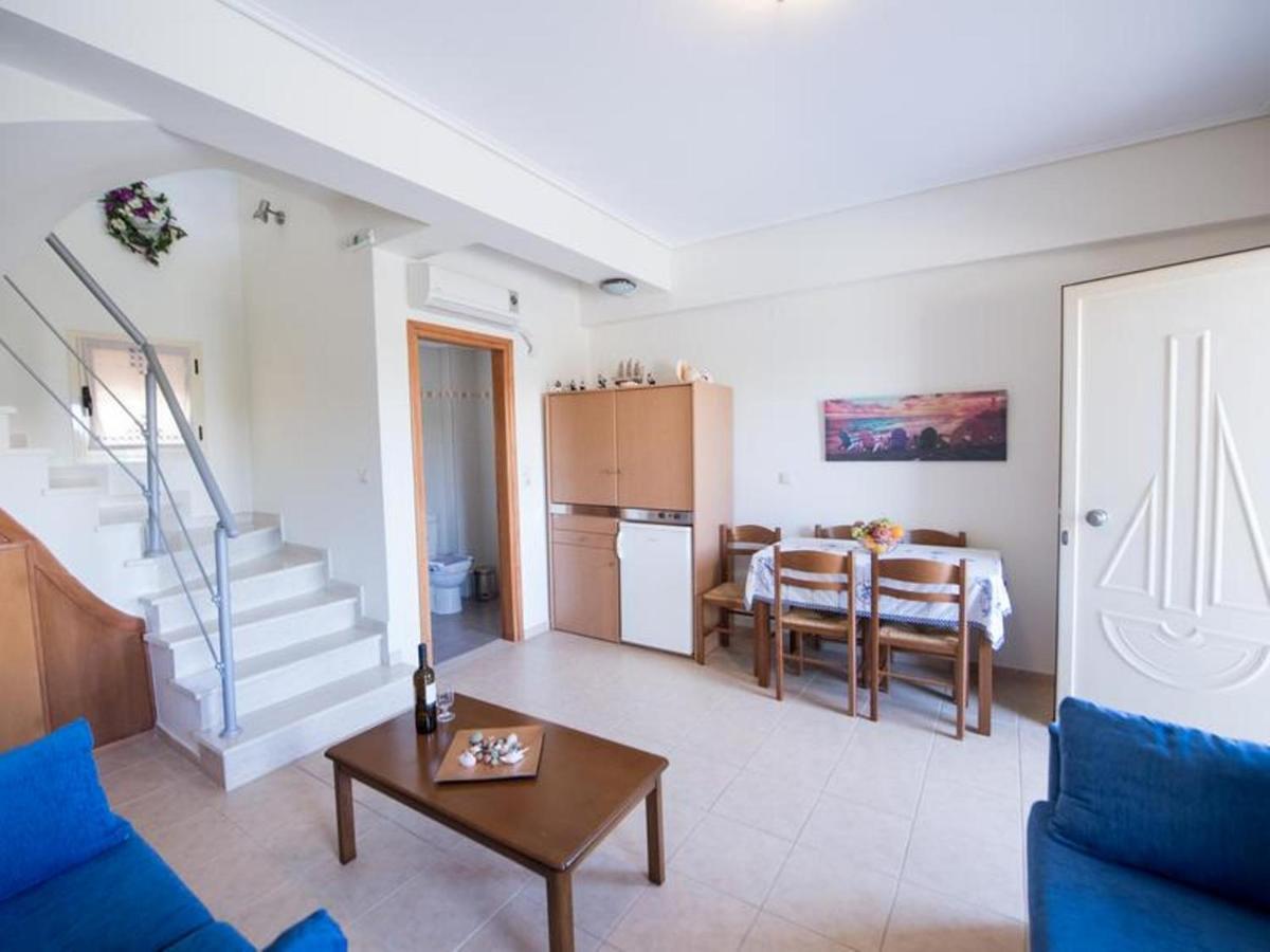 8 Furnished In For Rent. *