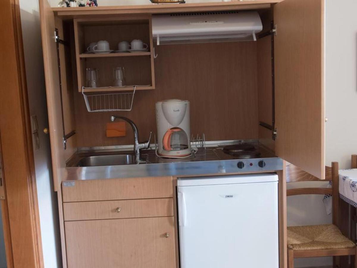 8 Furnished In For Rent.
