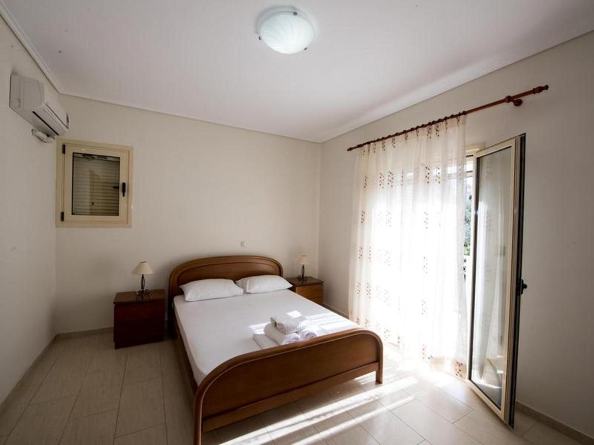 8 Furnished In For Rent. *