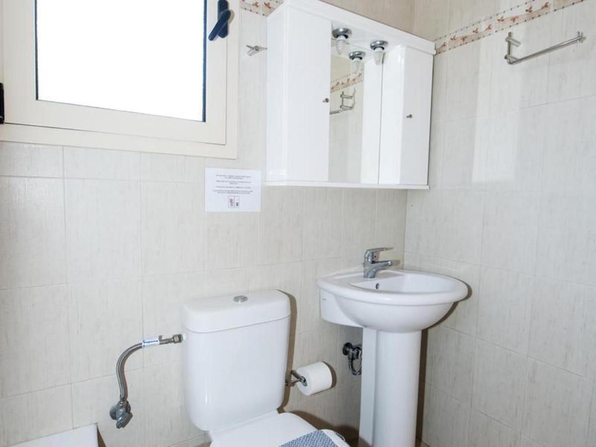 8 Furnished In For Rent. *