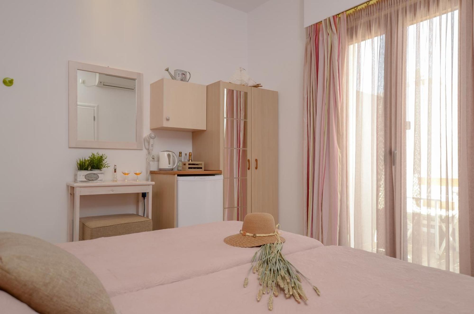 Hotel Panormos And Naxos City