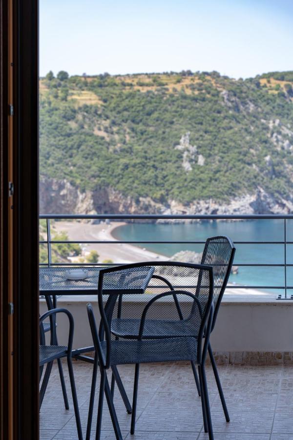 Apartment αlissachne Limnionas (Central Greece)
