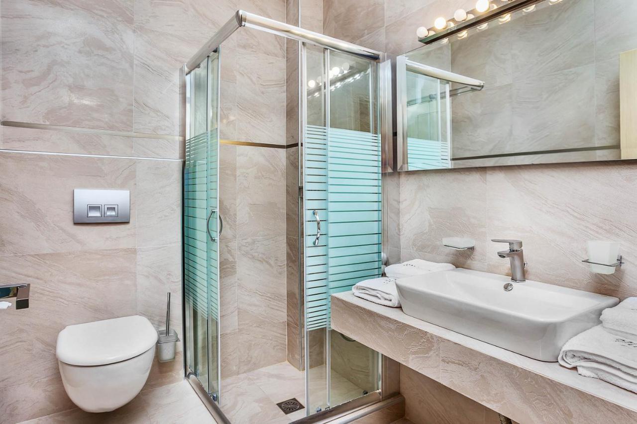 Deluxe Mira Mare Villa *
