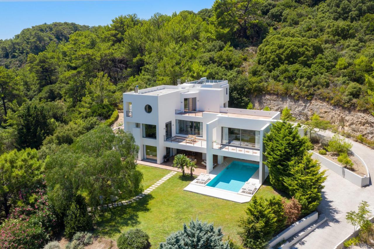 Villa Ixian Hilltop *