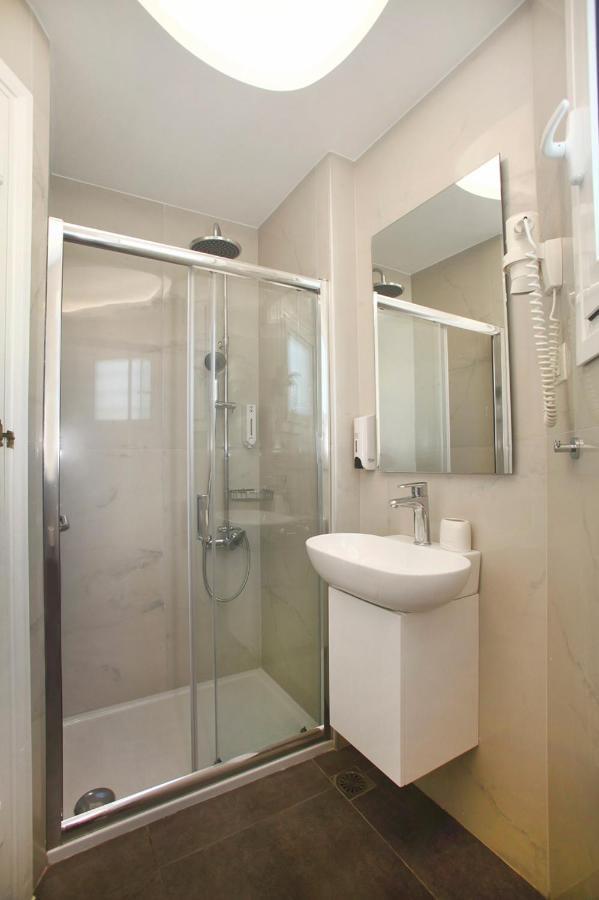 Studios Vasilis * Agia Marina (Crete)