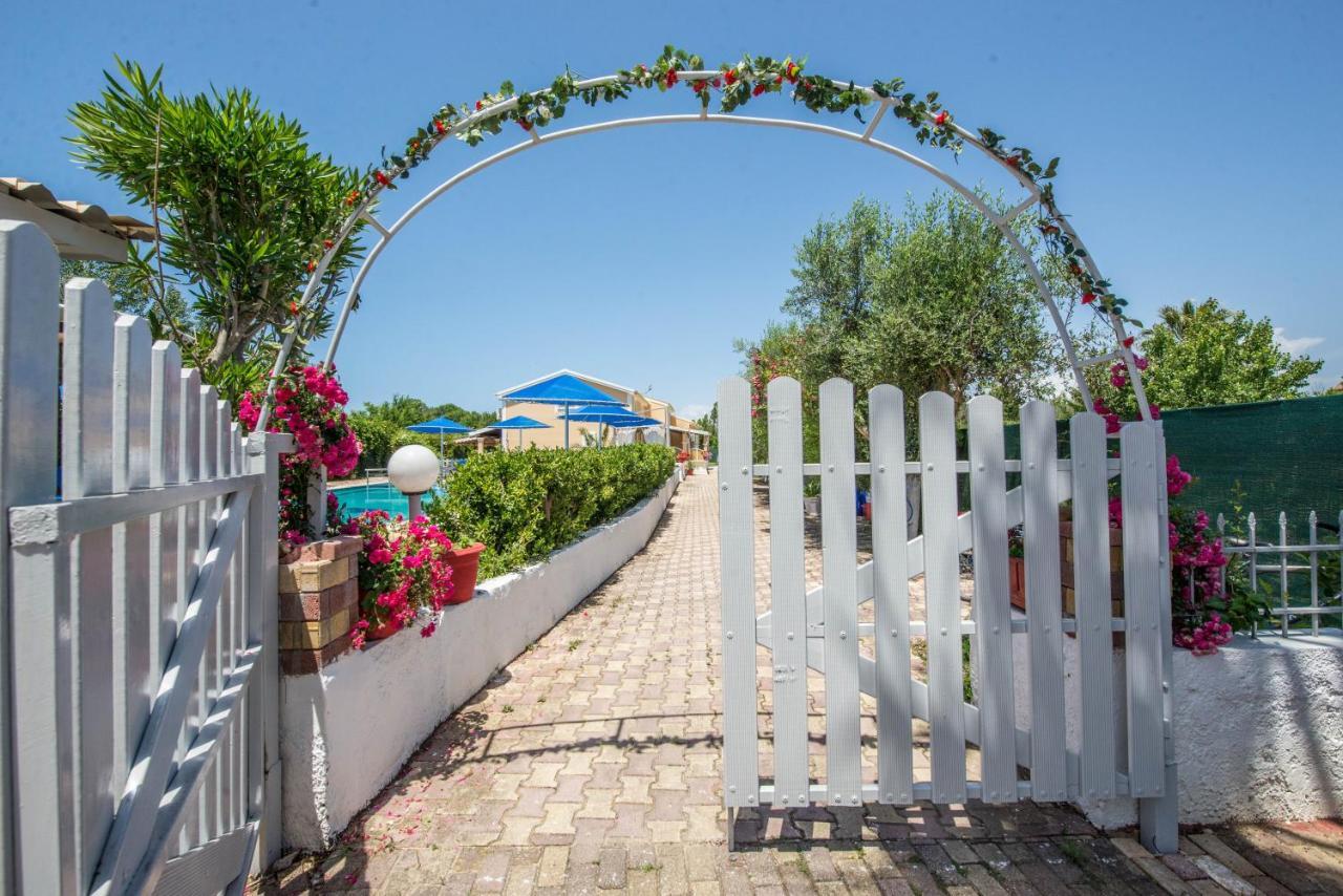 Aparthotel Eleni Holidays With Swimming Pool, Sidari Corfu Sidari (Corfu)
