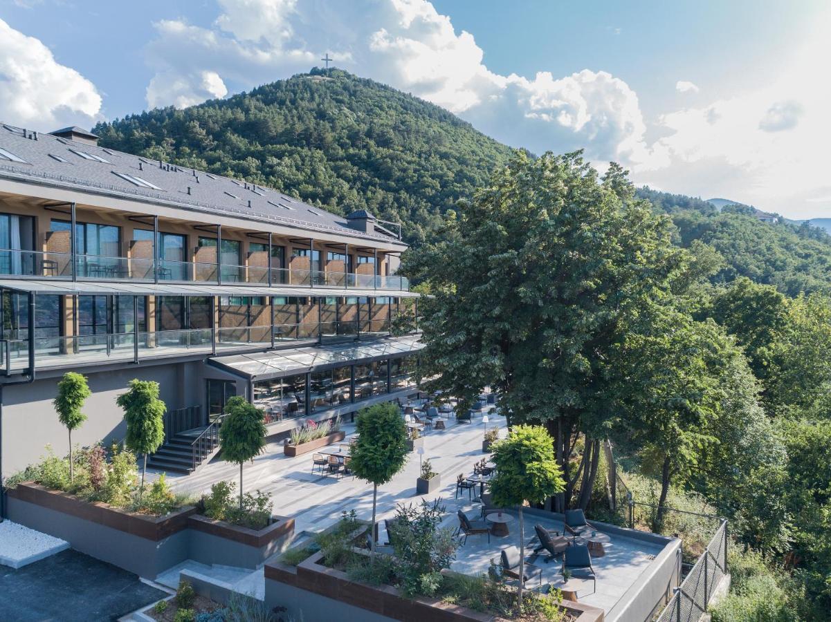 The Lynx Mountain Florina