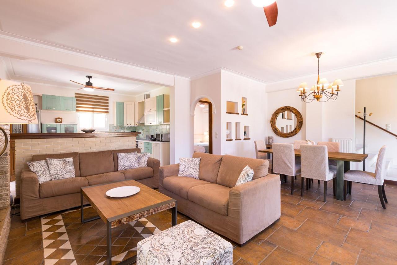 St. Nicholas House & Guest Apart. Villa