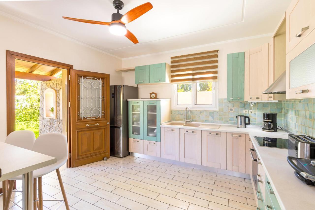 St. Nicholas House & Guest Apart. * Dassia (Corfu)