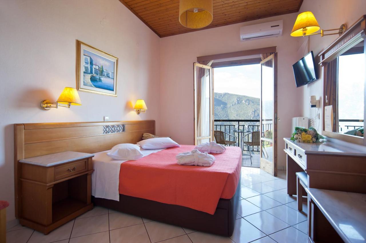 Acropole Hotel 3*