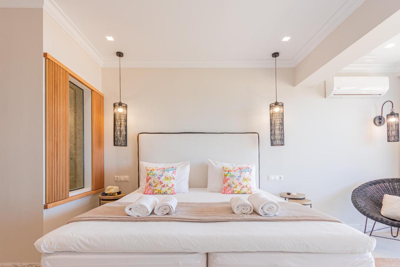 Aparthotel Pyrgos Blue