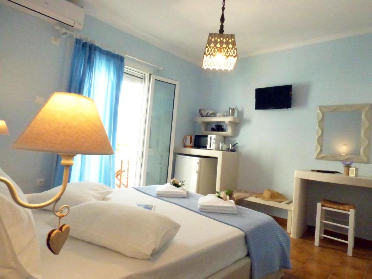 Tasoula Guest House 3* Adamantas (Milos)