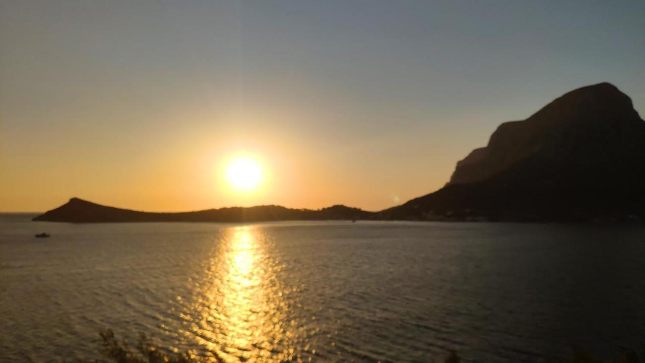 Melina's Sunset Apartment Myrties