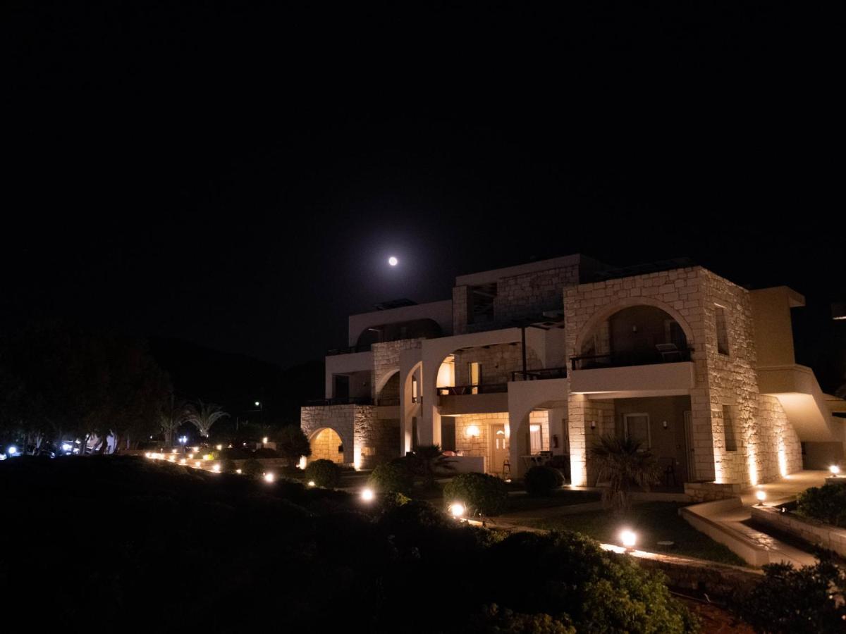 Aparthotel Kavos & 3*