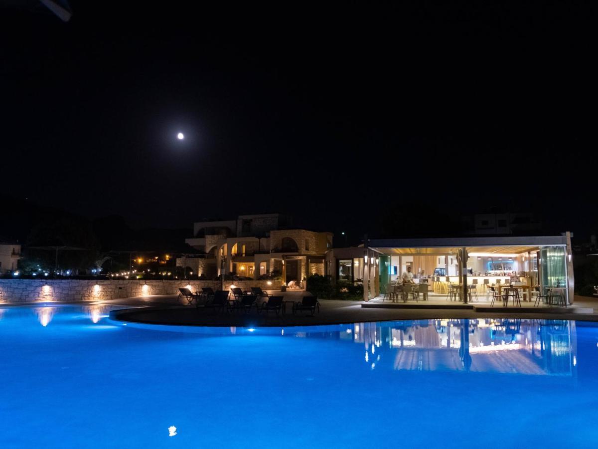 Aparthotel Kavos &