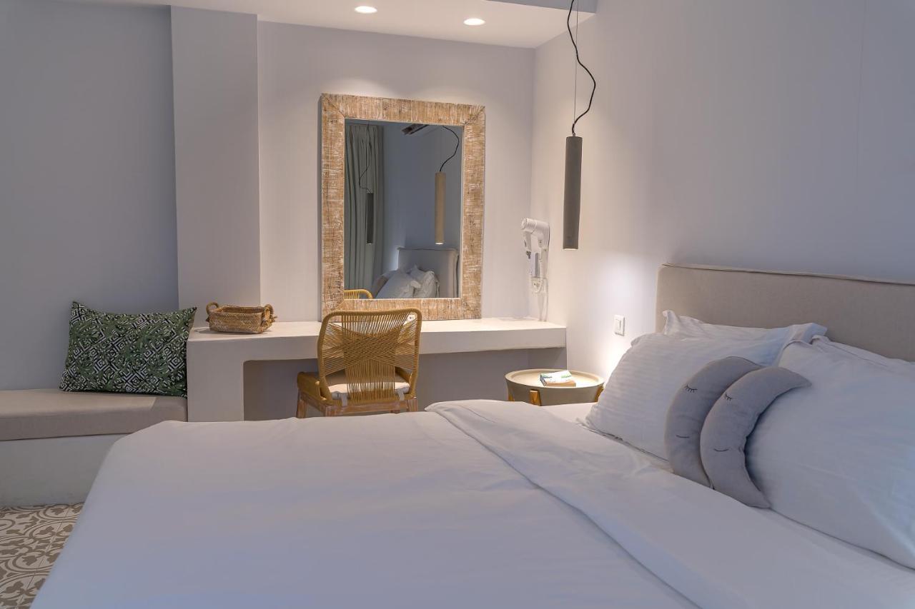 Hotel Adonis & Naousa (Paros)