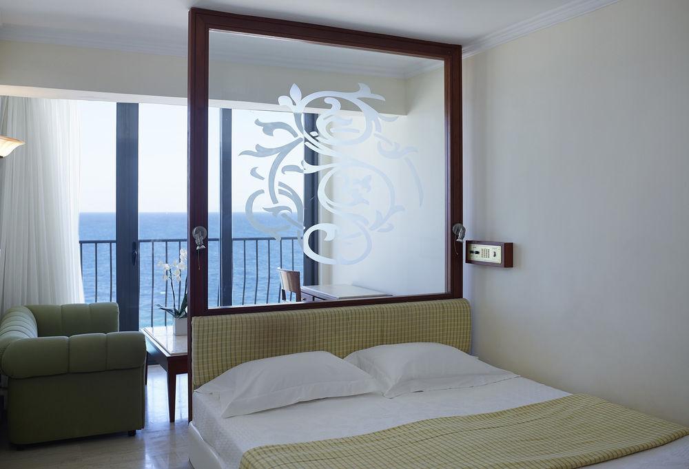 Mitsis La Hotel