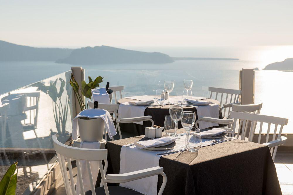 Pantheon Deluxe 4* Imerovigli (Santorini)