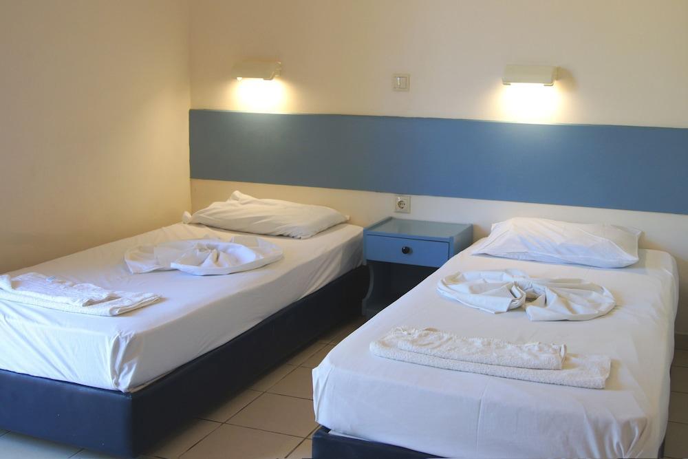 Aparthotel Seafront 3*