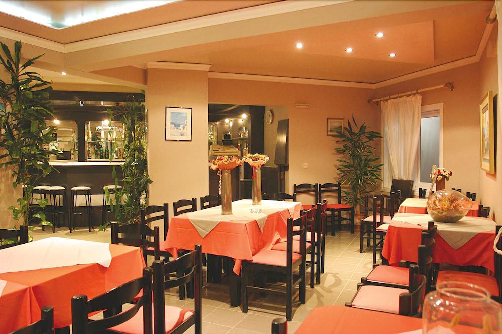 Koukouras Hotel Stalos