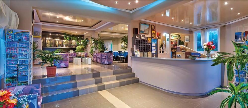 Koukouras Hotel 2*
