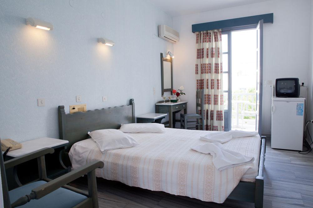 Hotel Paros 3*